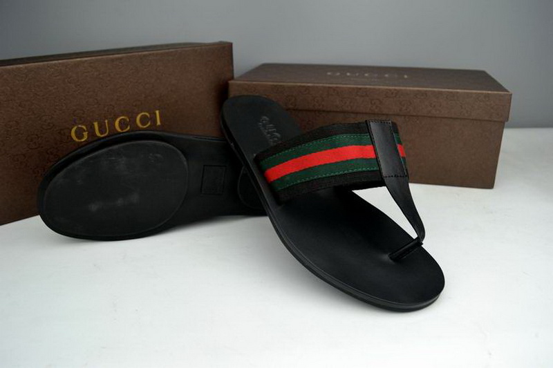 Gucci Slippers Woman--031